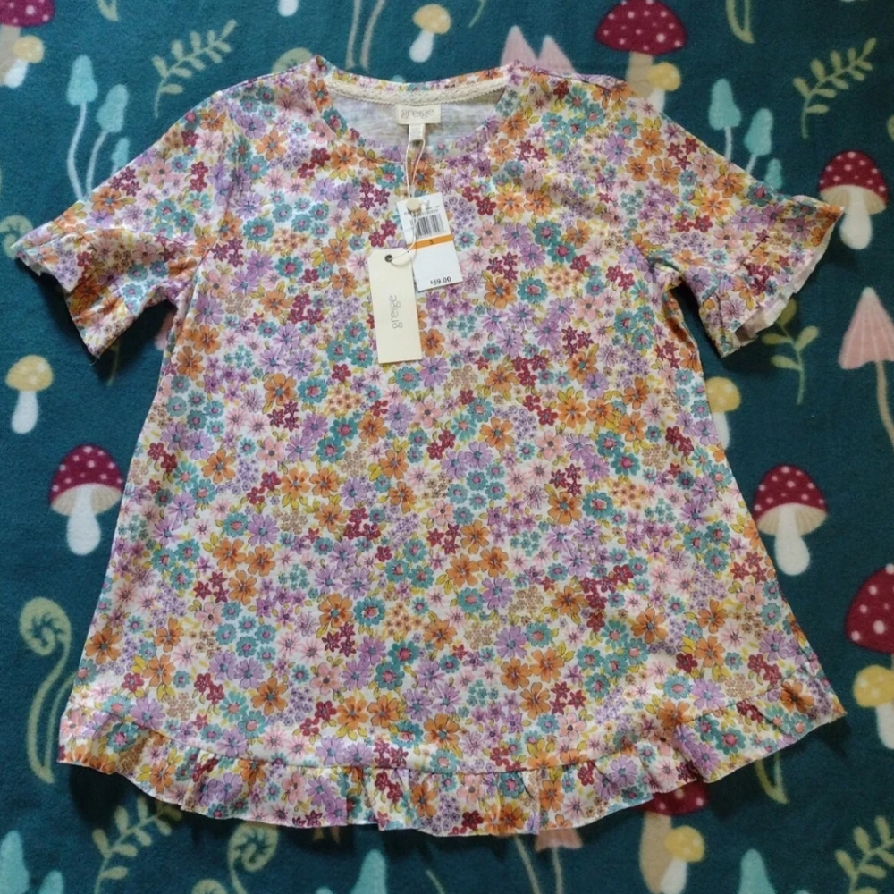 GREIGE Women's NWT'S Floral Blouse Size Small (Fits Large)
